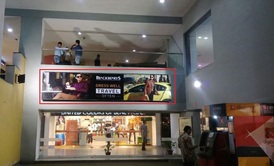 Signage Popular Media Advertising in Mall City Centre Salt Lake